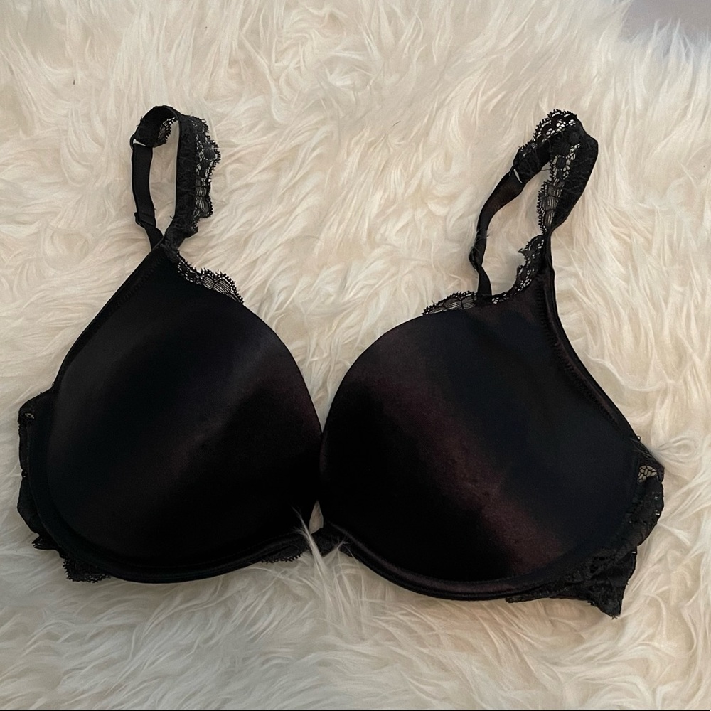 Body by Victoria’s Secret lace detail pushup bra in black, 36D